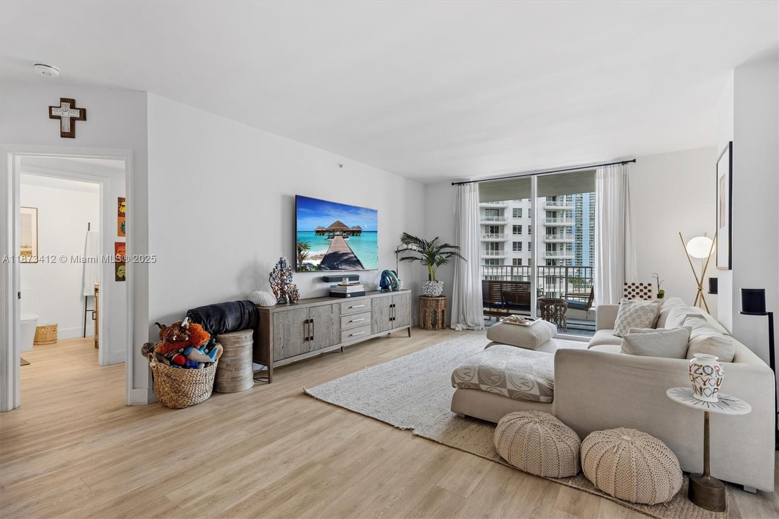701 Brickell Key Blvd #1106, Miami FL 33131