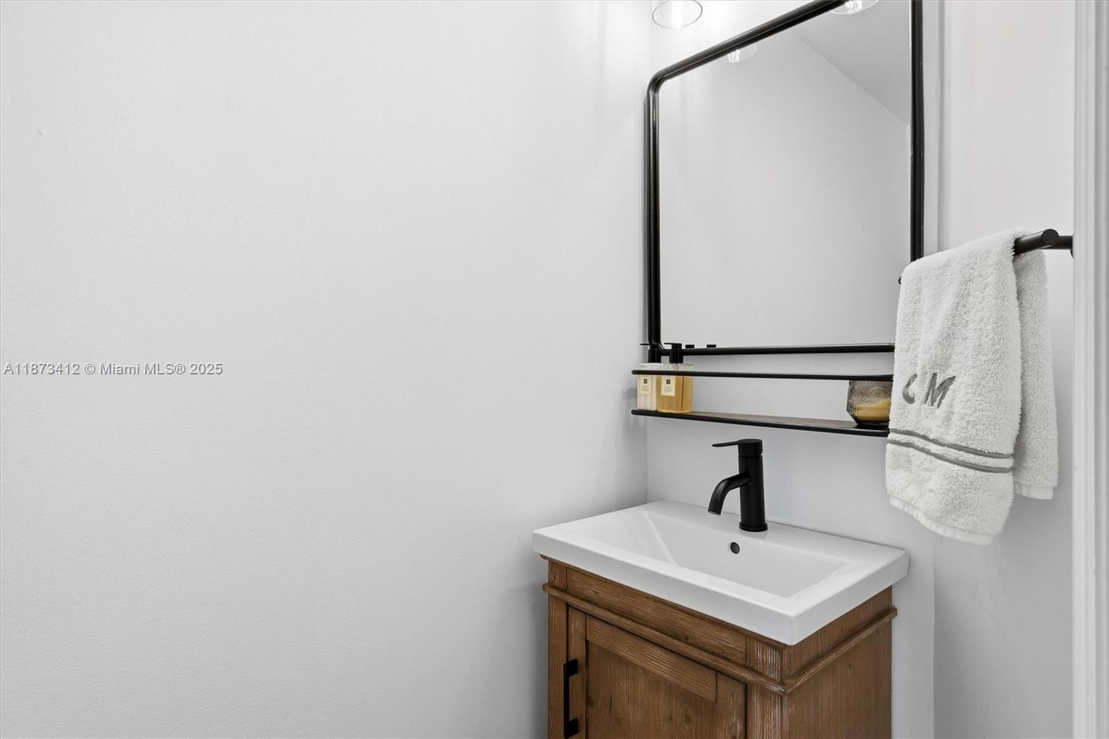 701 Brickell Key Blvd #1106, Miami FL 33131