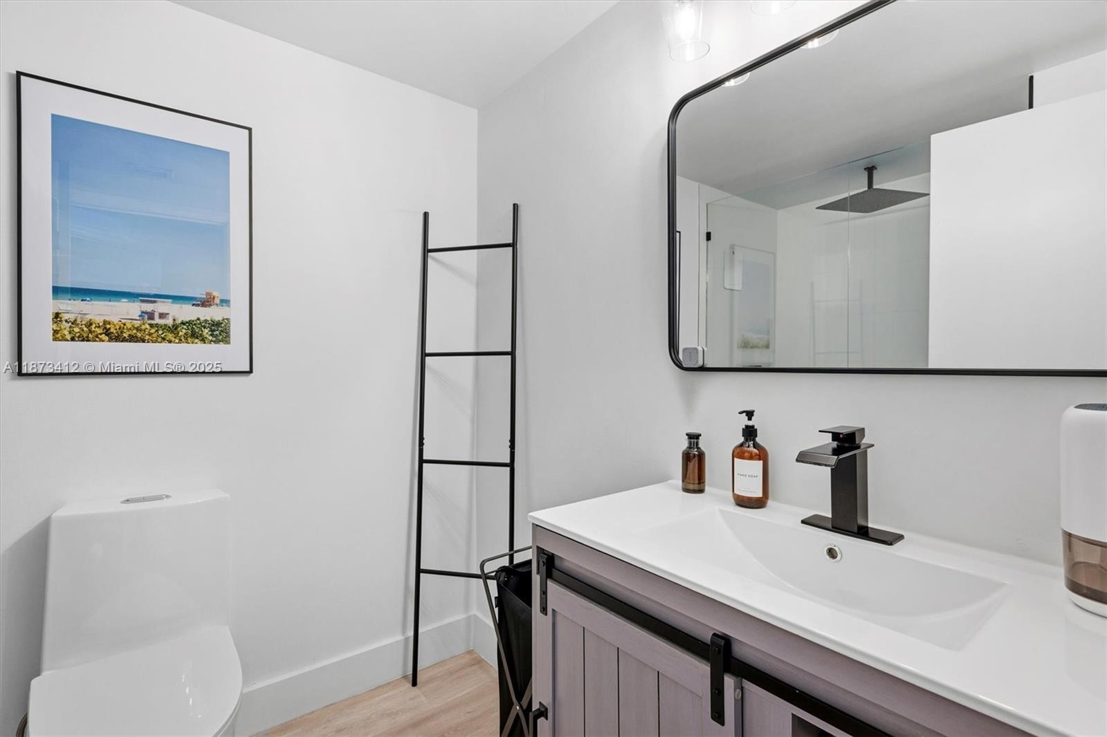 701 Brickell Key Blvd #1106, Miami FL 33131