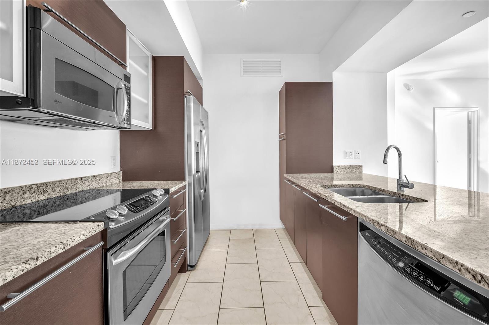 951 Brickell Ave #2010, Miami FL 33131