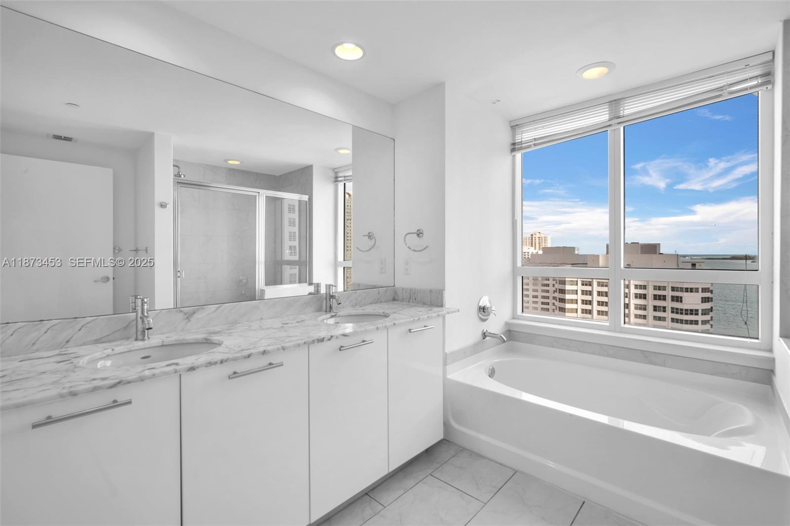 951 Brickell Ave #2010, Miami FL 33131