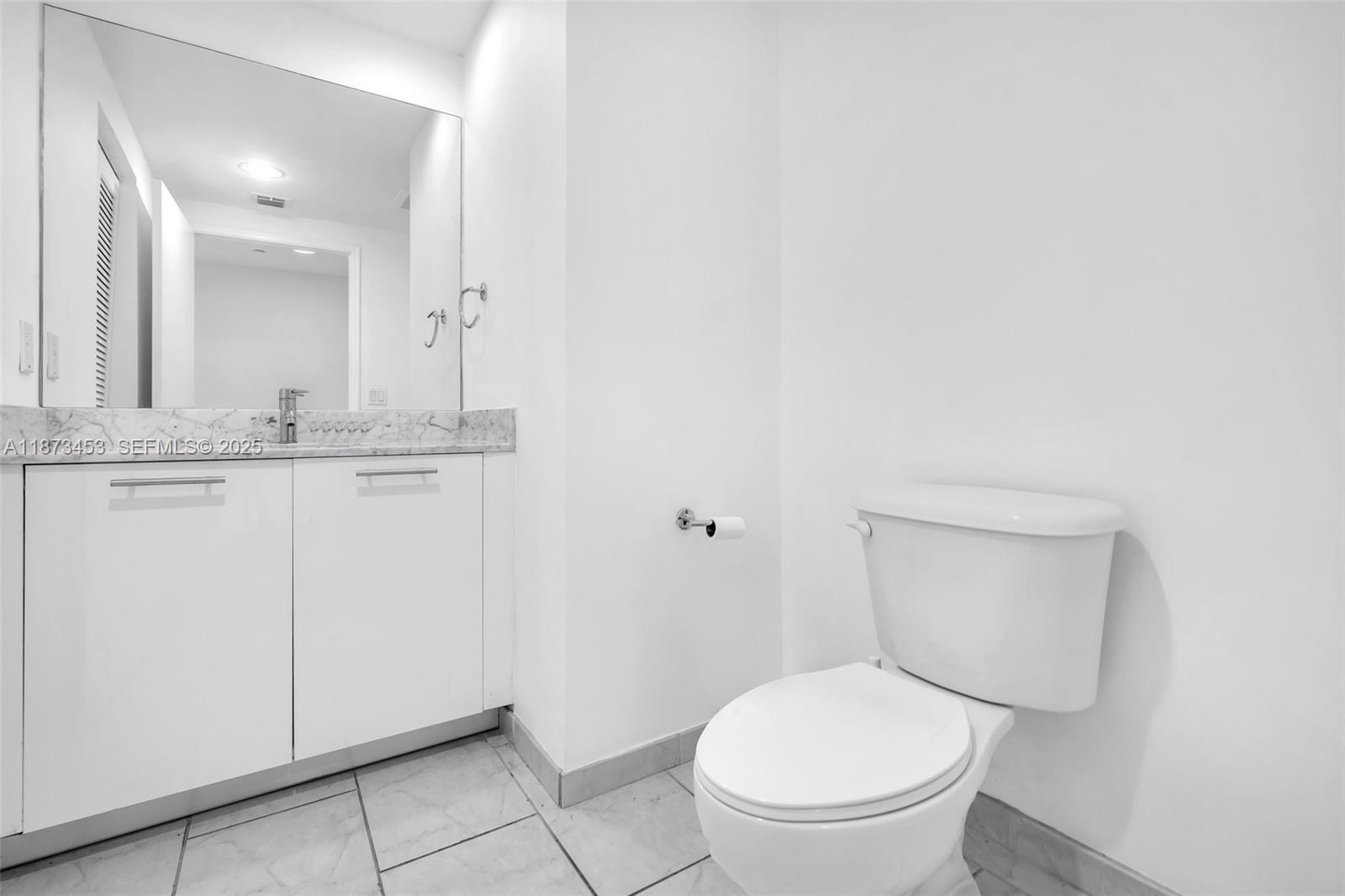 951 Brickell Ave #2010, Miami FL 33131