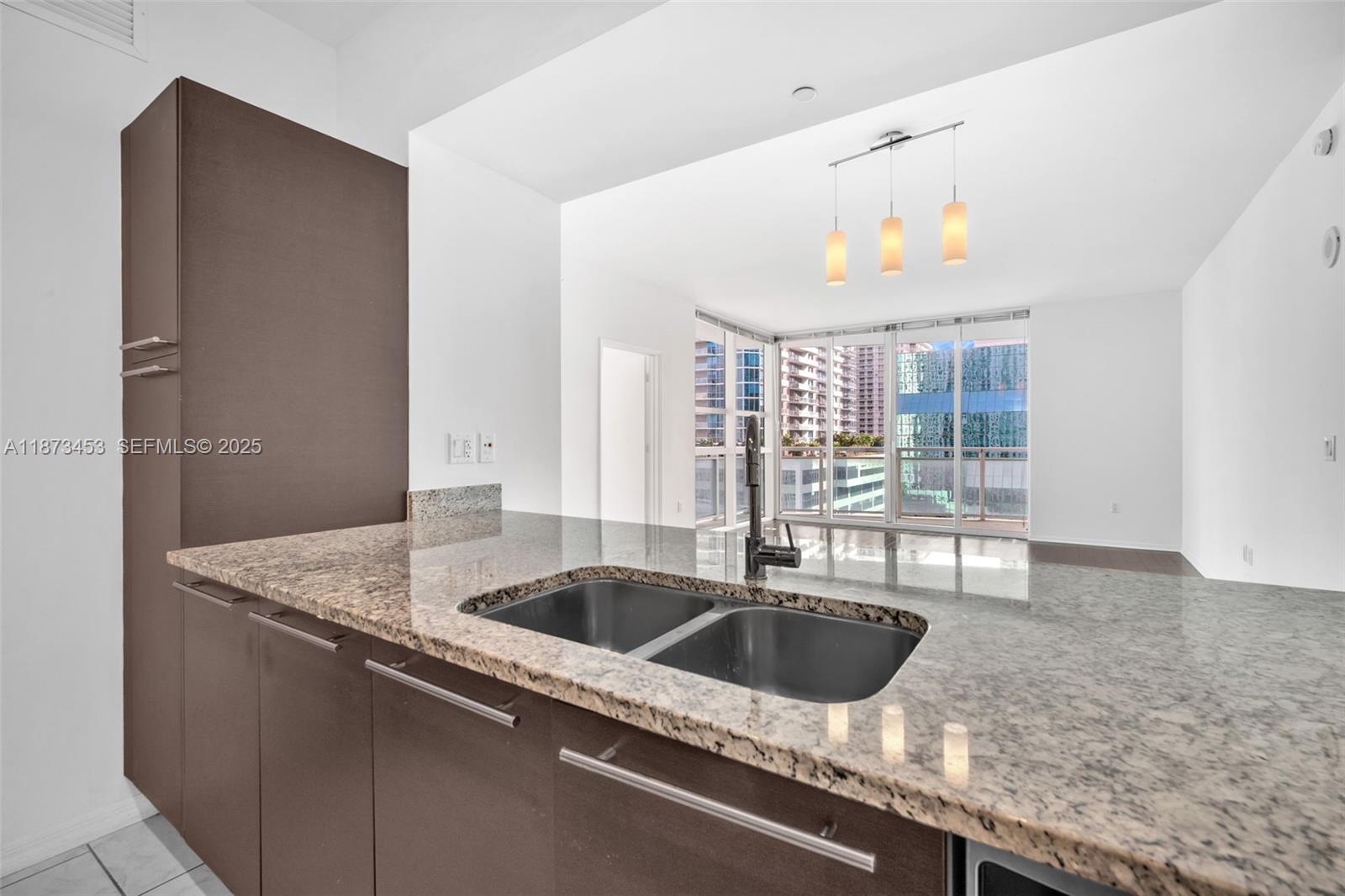 951 Brickell Ave #2010, Miami FL 33131