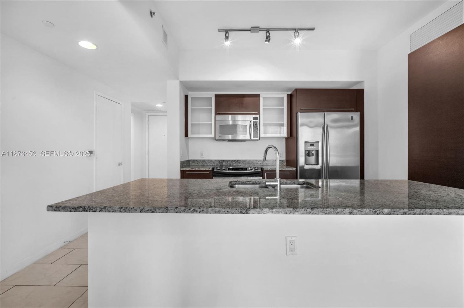 951 Brickell Ave #2010, Miami FL 33131
