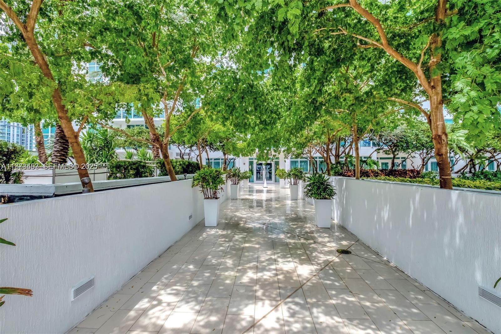 951 Brickell Ave #2010, Miami FL 33131