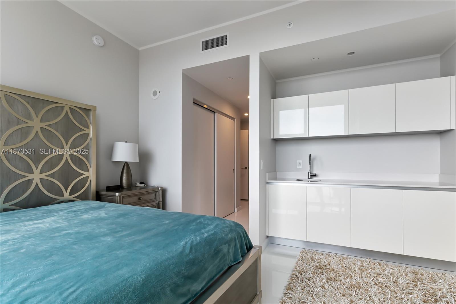 851 NE 1st Ave #1611, Miami FL 33132