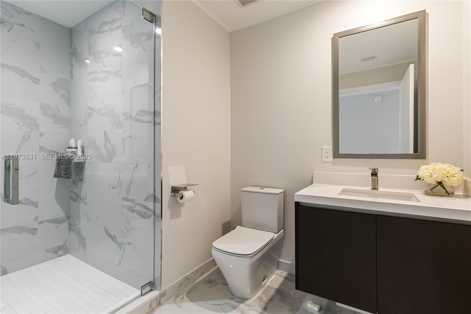 851 NE 1st Ave #1611, Miami FL 33132