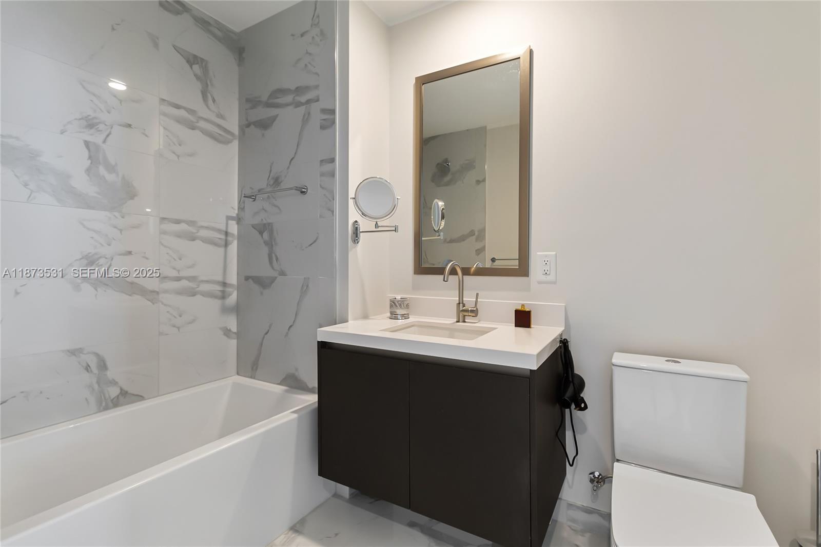 851 NE 1st Ave #1611, Miami FL 33132