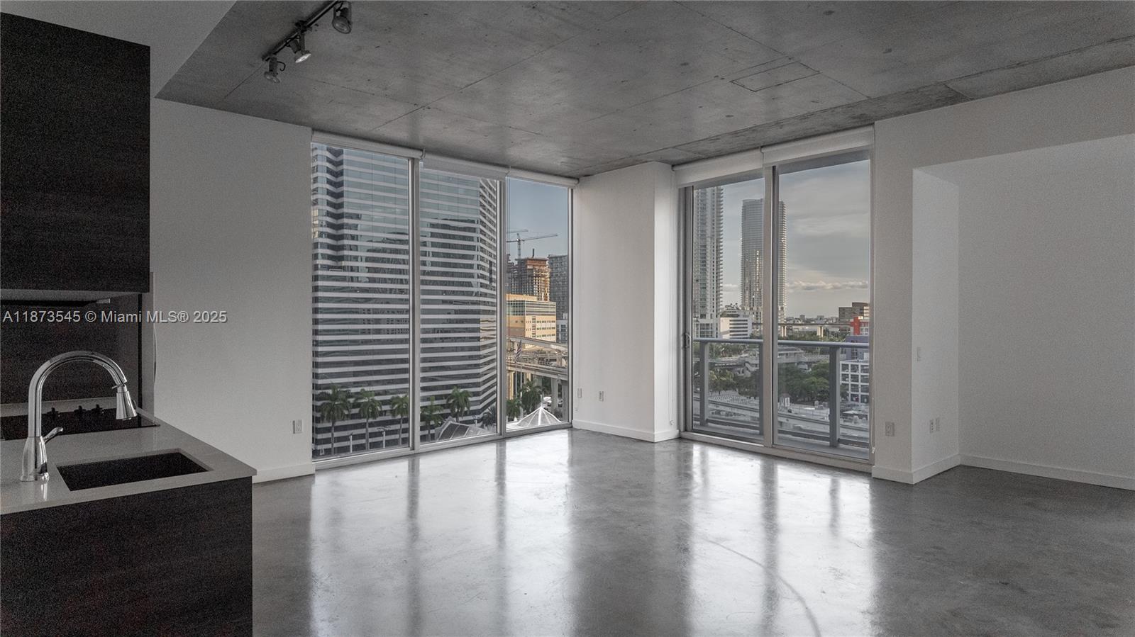 151 SE 1st St #811, Miami FL 33131