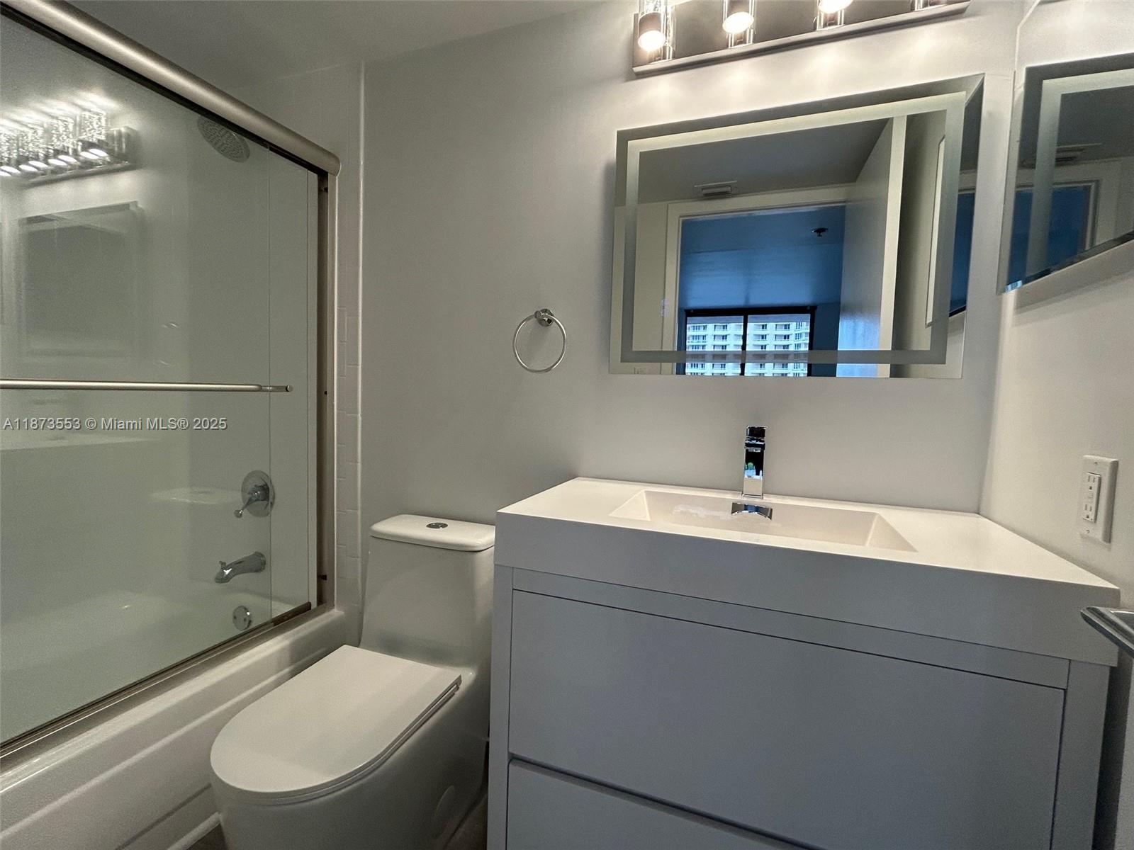 540 BRICKELL KEY DR #1002, Miami FL 33131