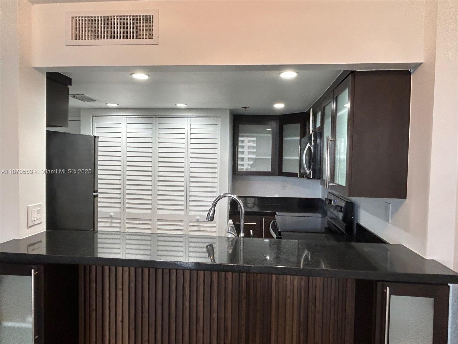 540 BRICKELL KEY DR #1002, Miami FL 33131