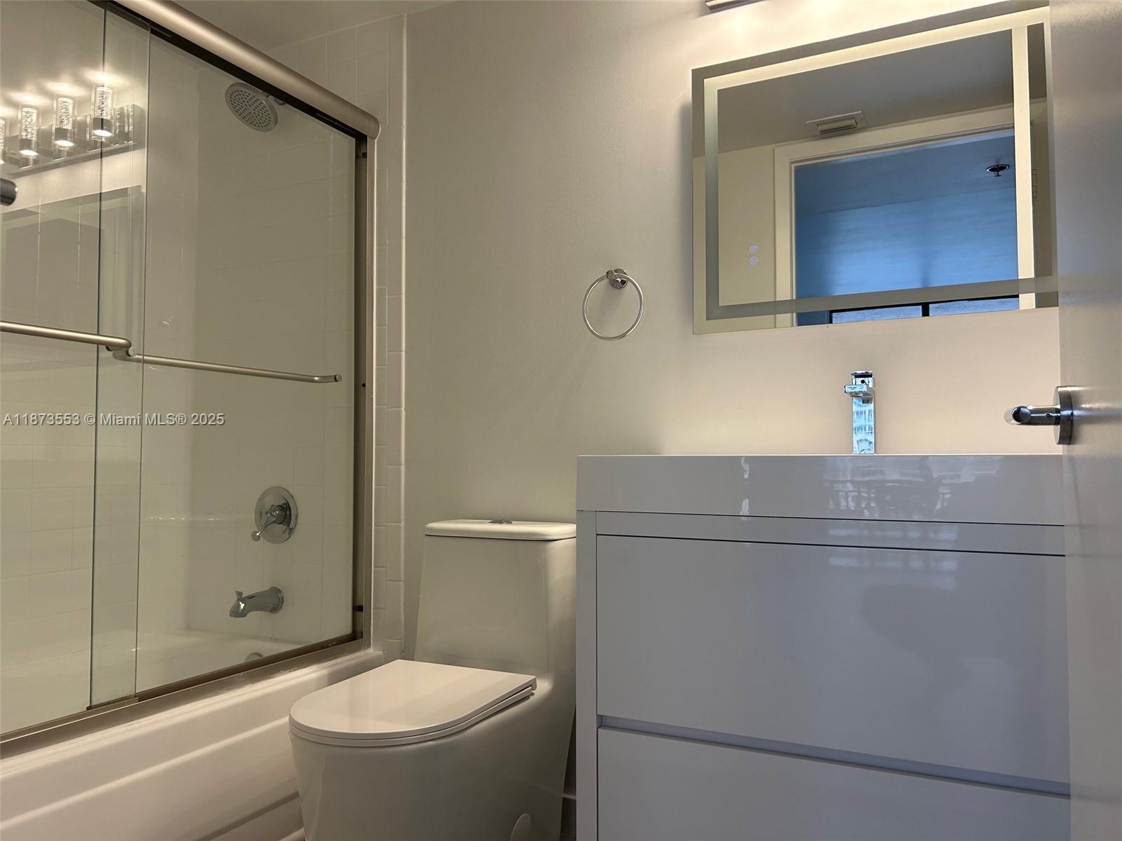 540 BRICKELL KEY DR #1002, Miami FL 33131