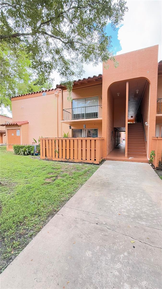7121 Miami Lakes Dr #Q8, Miami Lakes FL 33014