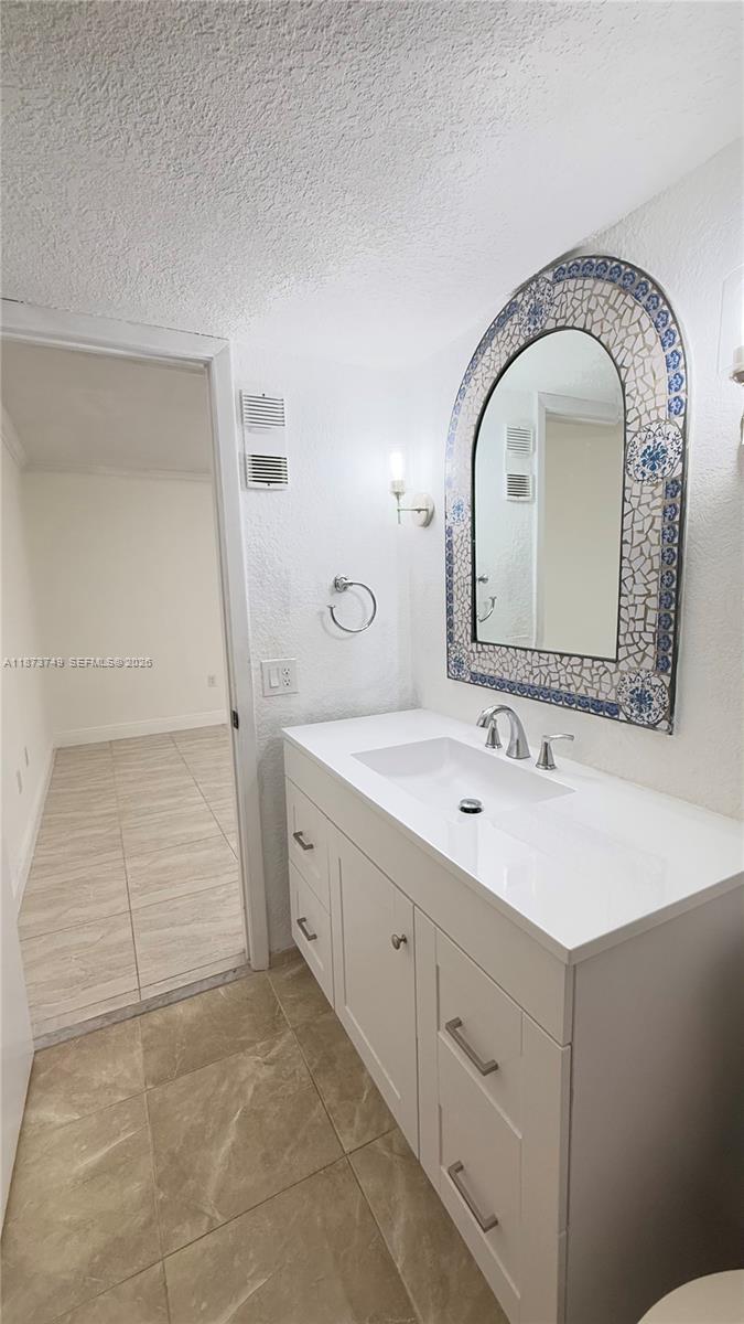 7121 Miami Lakes Dr #Q8, Miami Lakes FL 33014