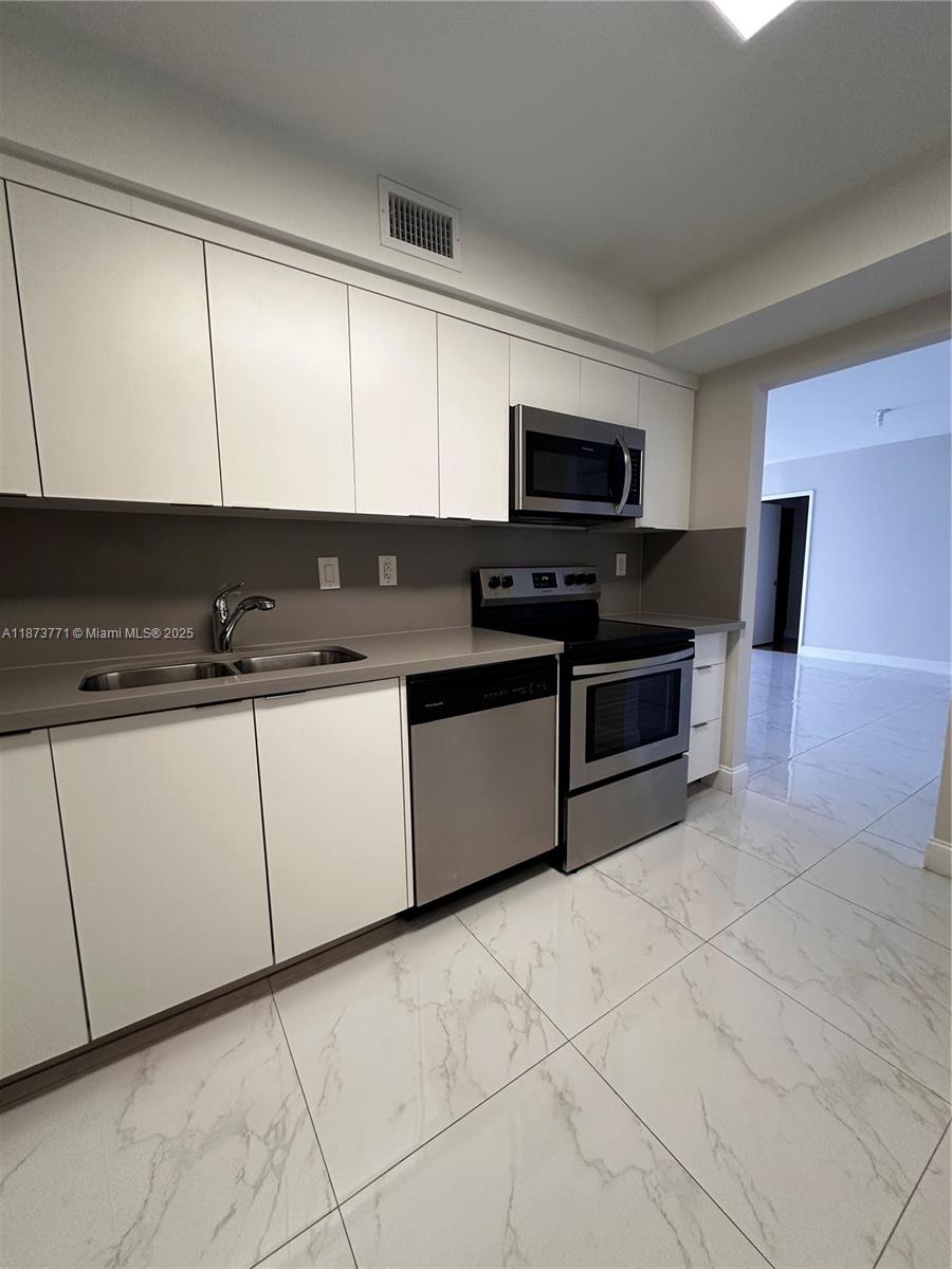 3731 N Country Club Dr #1926, Aventura FL 33180