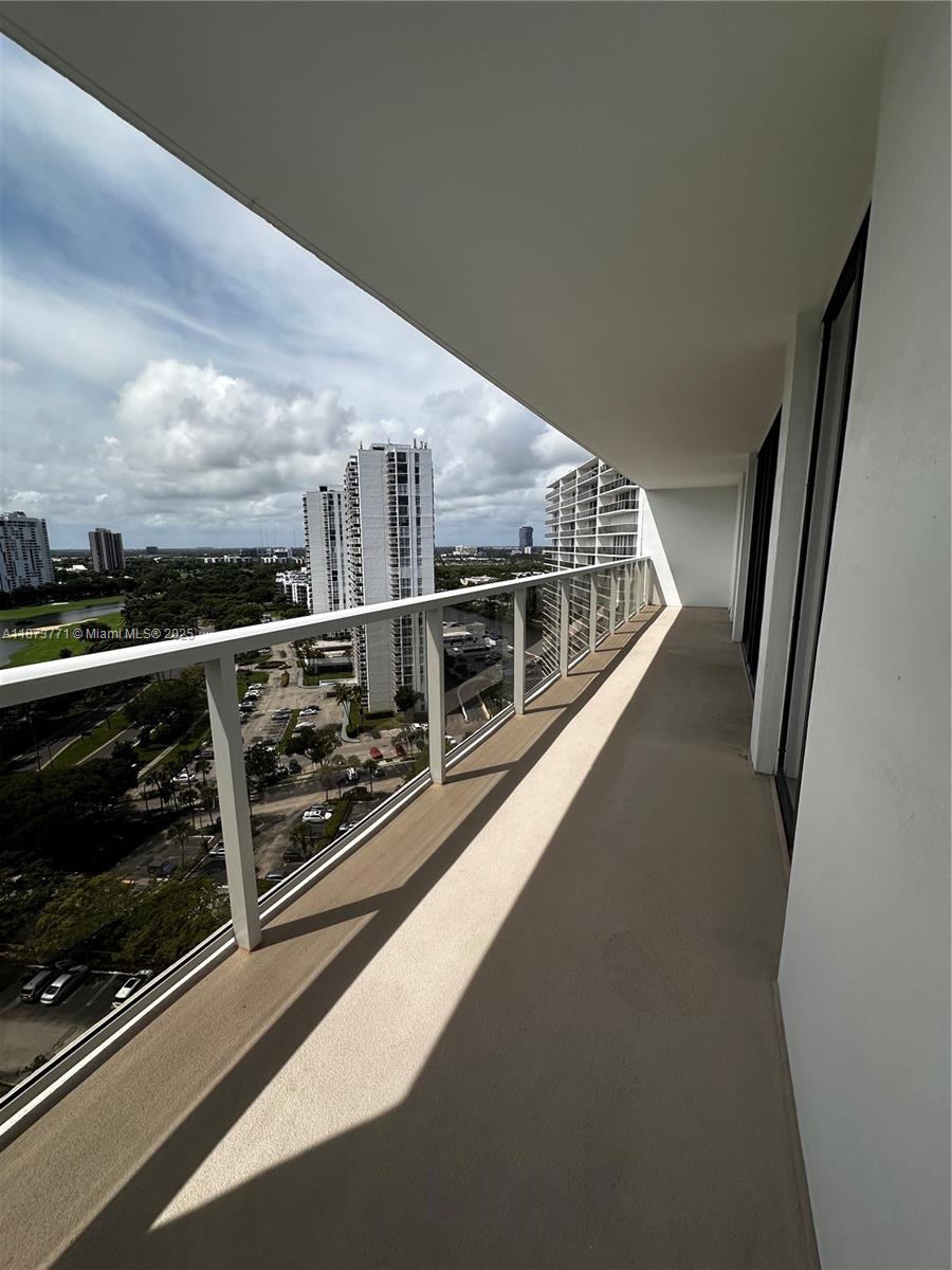 3731 N Country Club Dr #1926, Aventura FL 33180