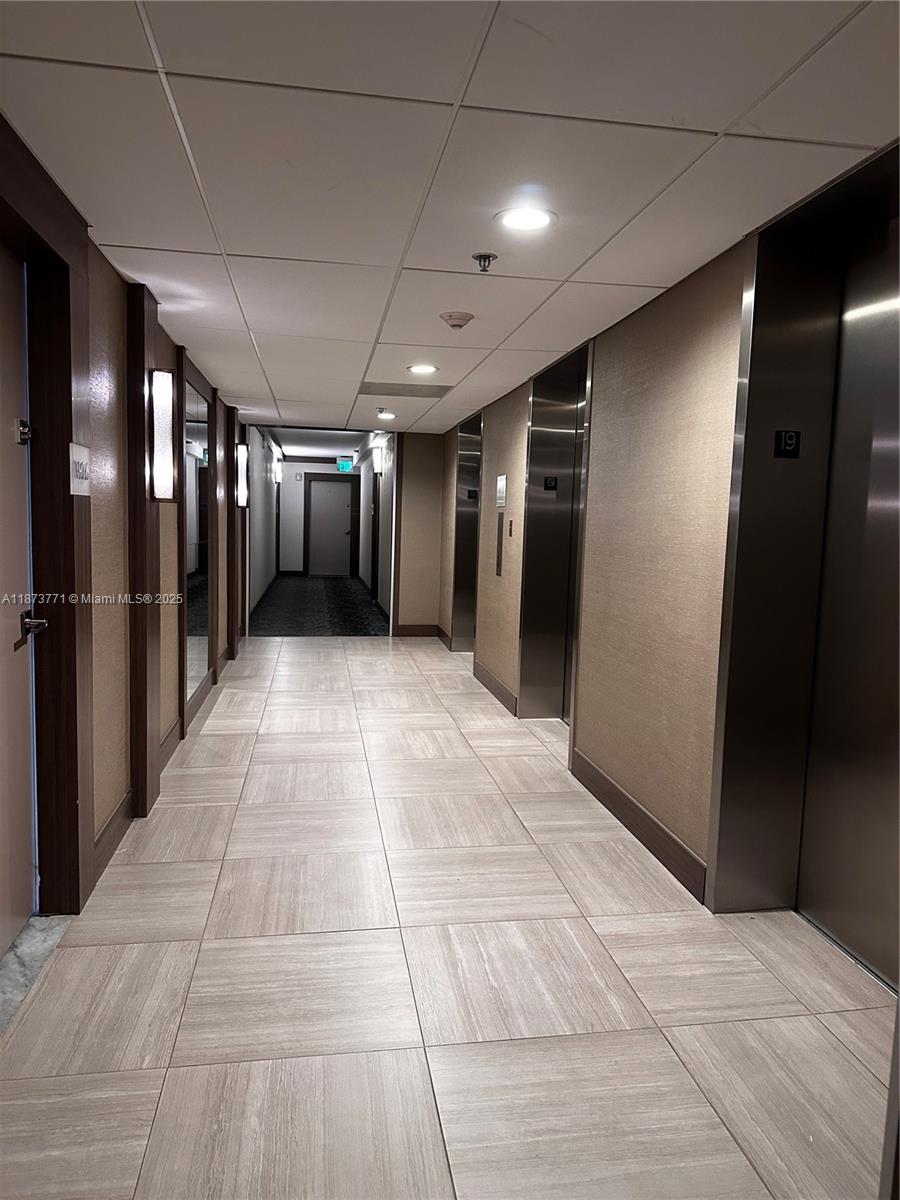 3731 N Country Club Dr #1926, Aventura FL 33180