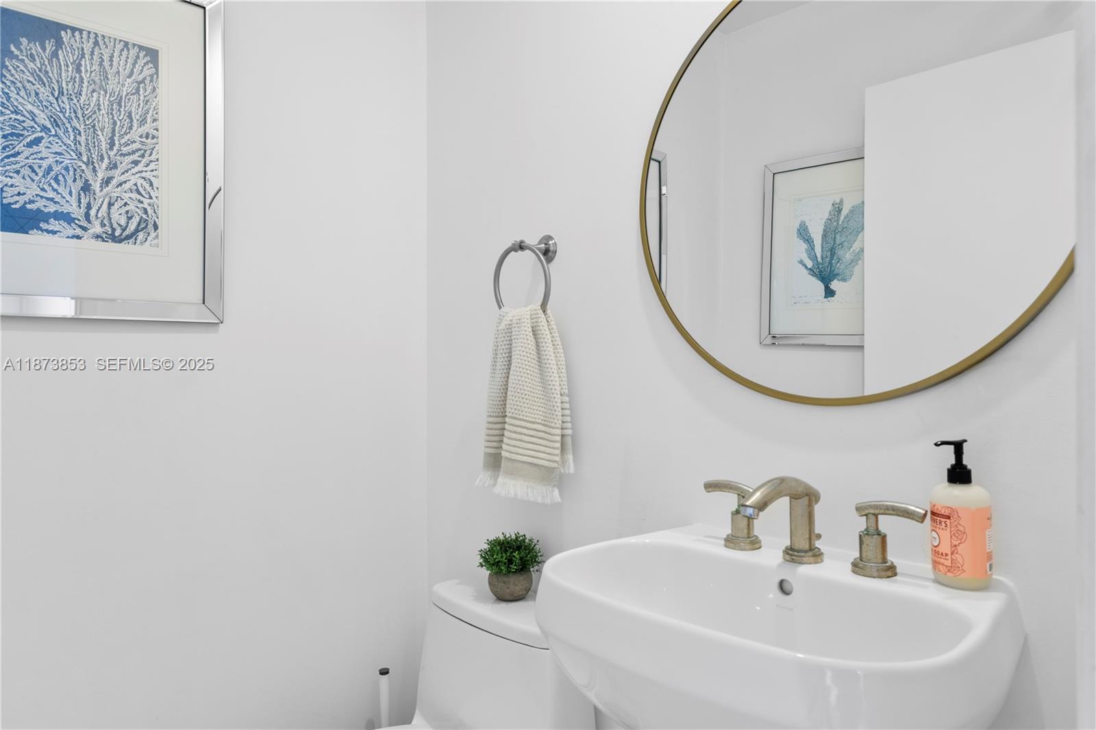 901 Brickell Key Blvd #3301, Miami FL 33131