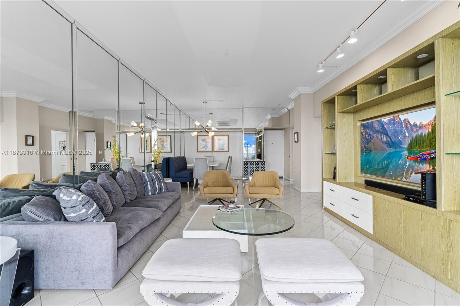 3731 N Country Club Dr #PH-26, Aventura FL 33180