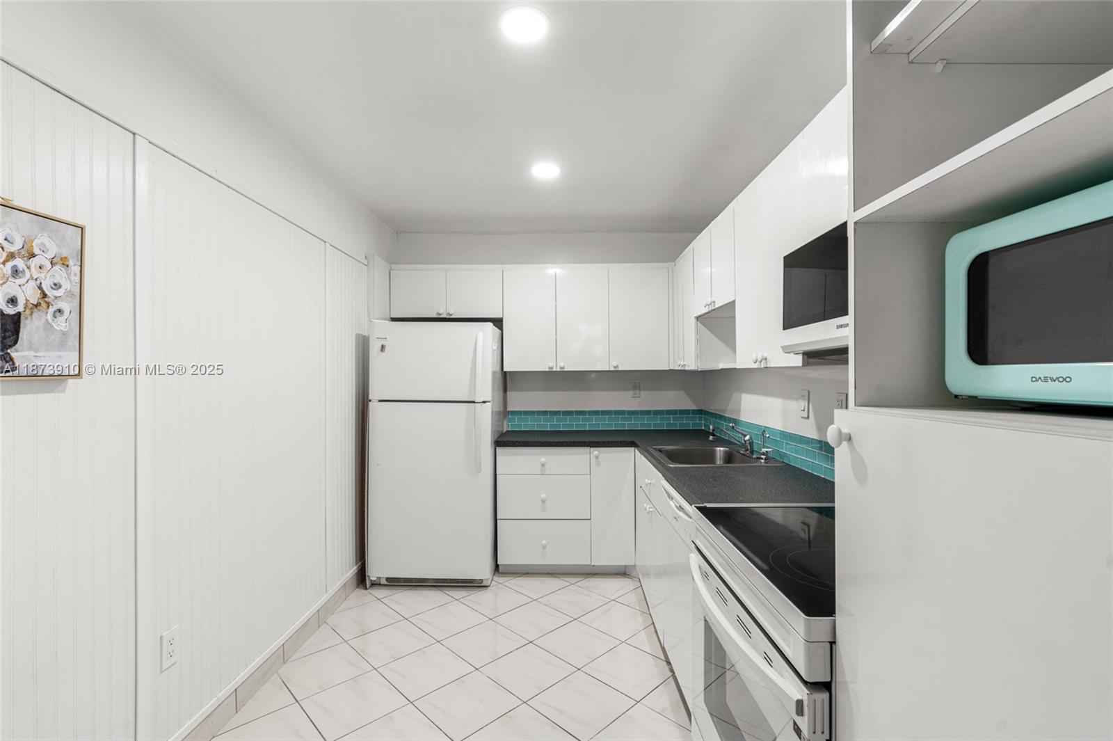3731 N Country Club Dr #PH-26, Aventura FL 33180