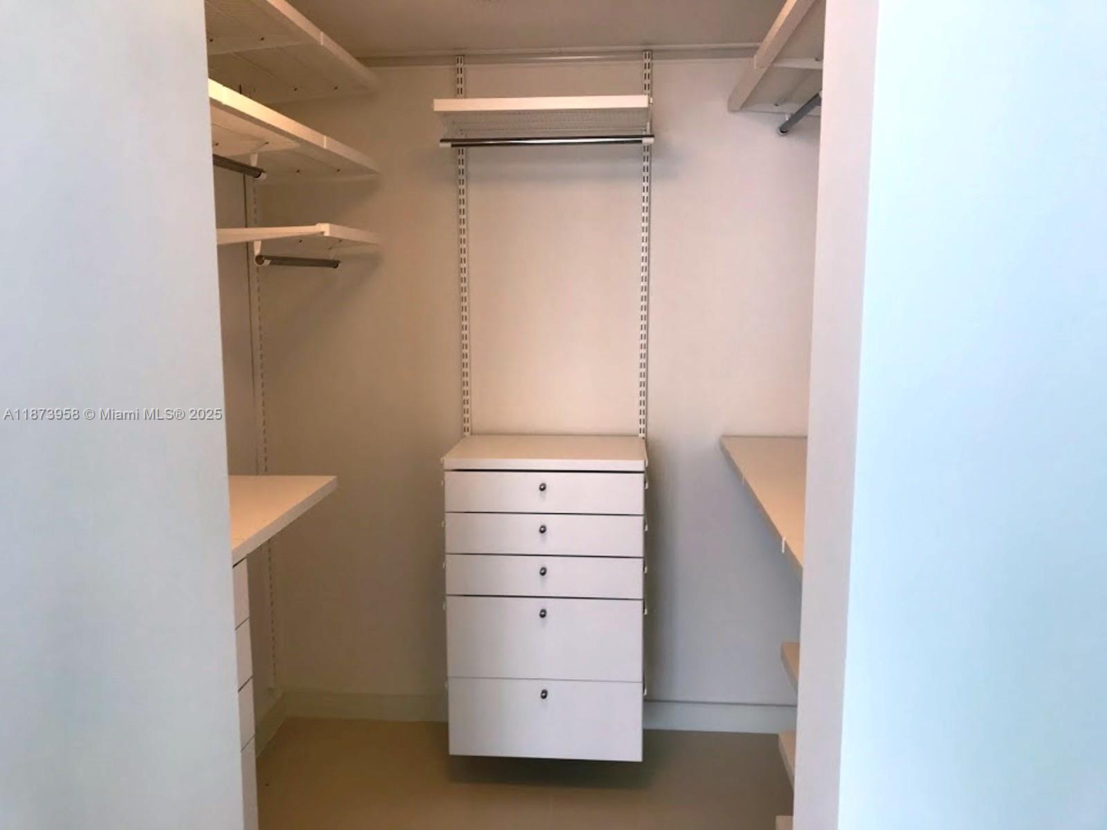 488 NE 18 #3609, Miami FL 33132
