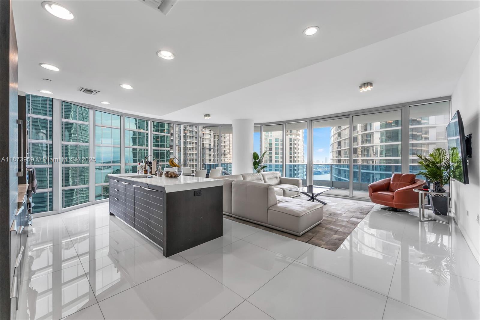 200 Biscayne Boulevard Way #3601, Miami FL 33131