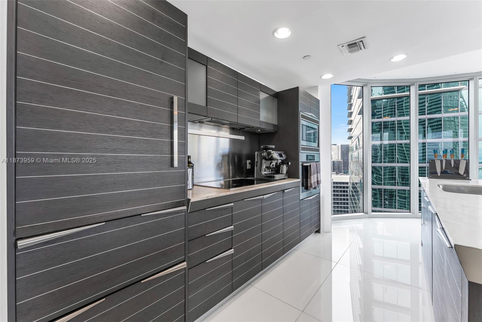 200 Biscayne Boulevard Way #3601, Miami FL 33131