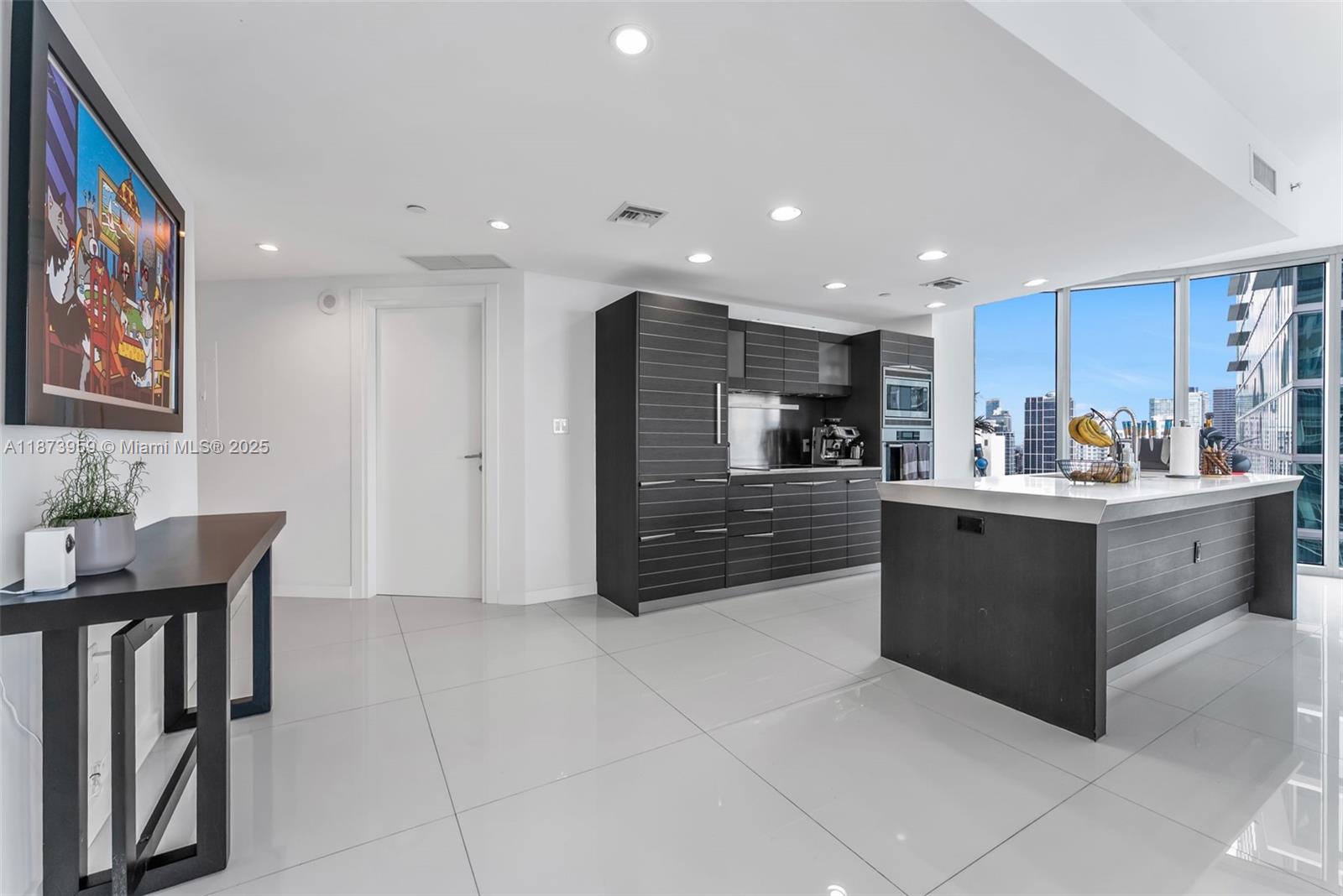 200 Biscayne Boulevard Way #3601, Miami FL 33131