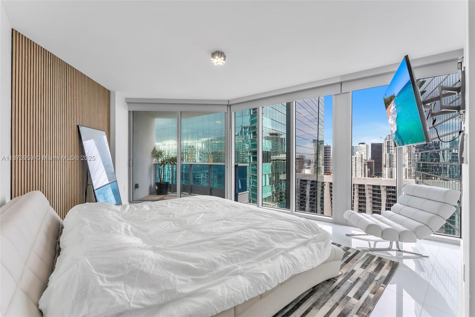 200 Biscayne Boulevard Way #3601, Miami FL 33131