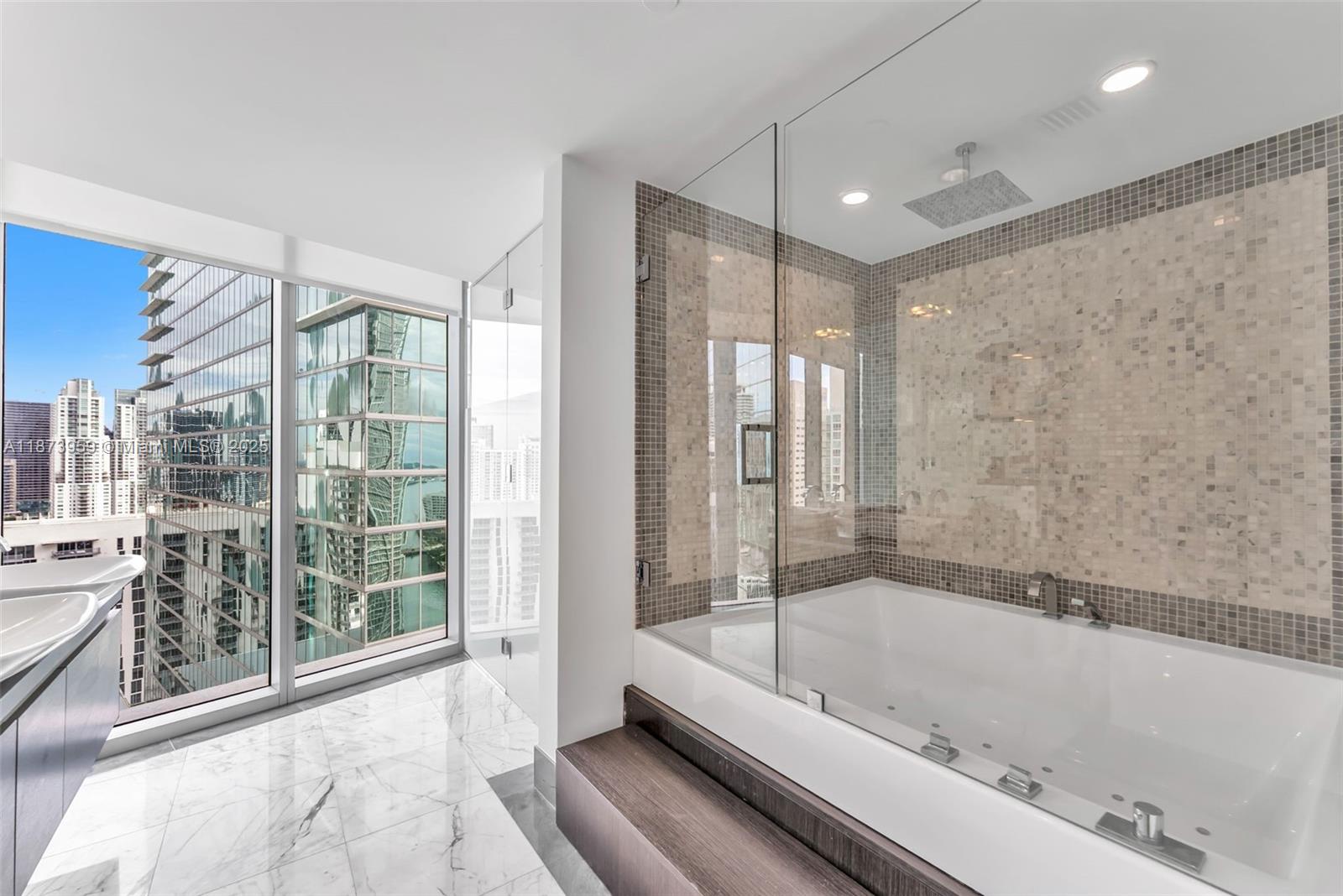 200 Biscayne Boulevard Way #3601, Miami FL 33131