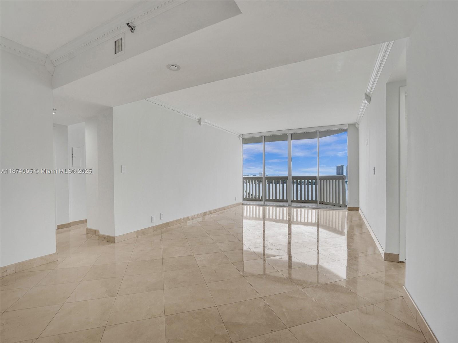 1000 W Island Blvd #1612, Aventura FL 33160
