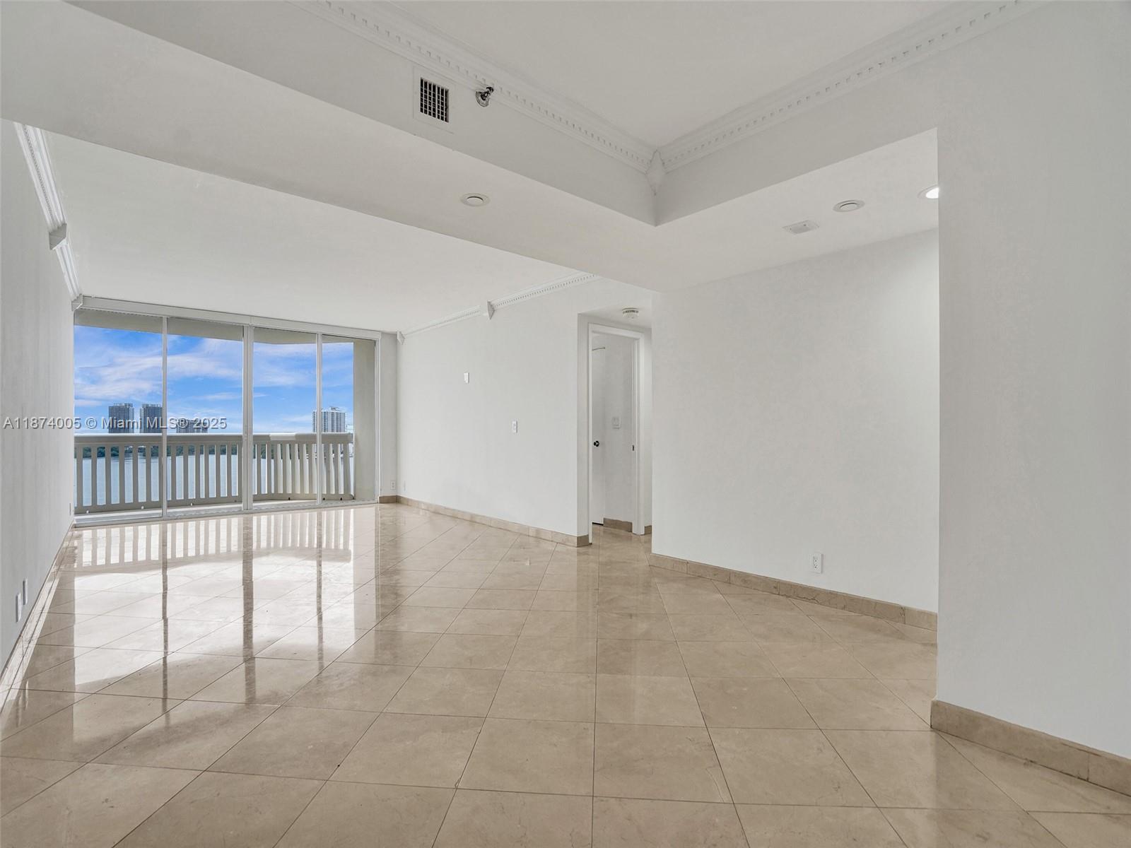 1000 W Island Blvd #1612, Aventura FL 33160