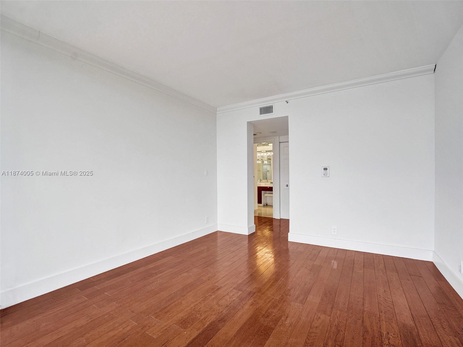 1000 W Island Blvd #1612, Aventura FL 33160