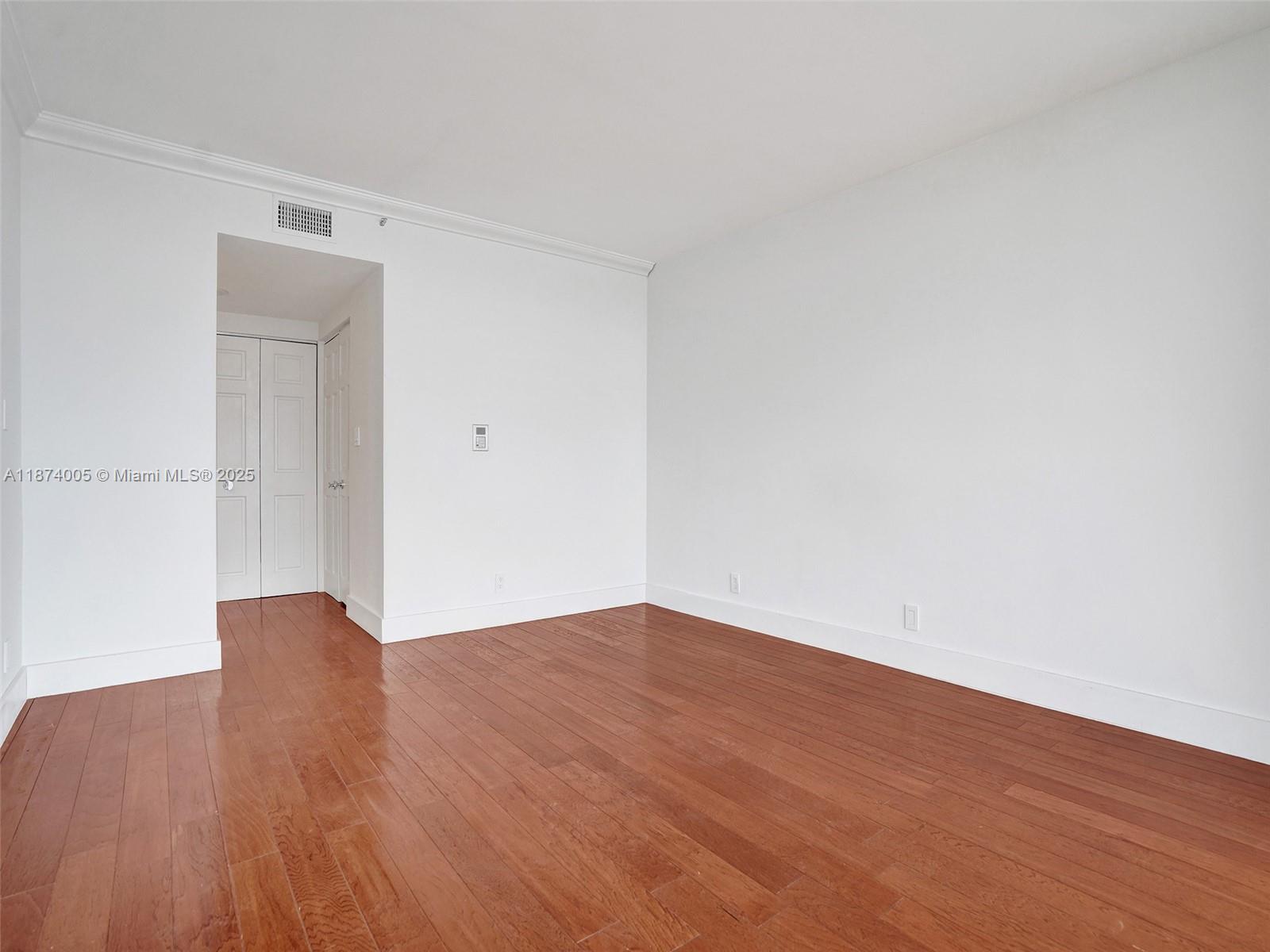 1000 W Island Blvd #1612, Aventura FL 33160