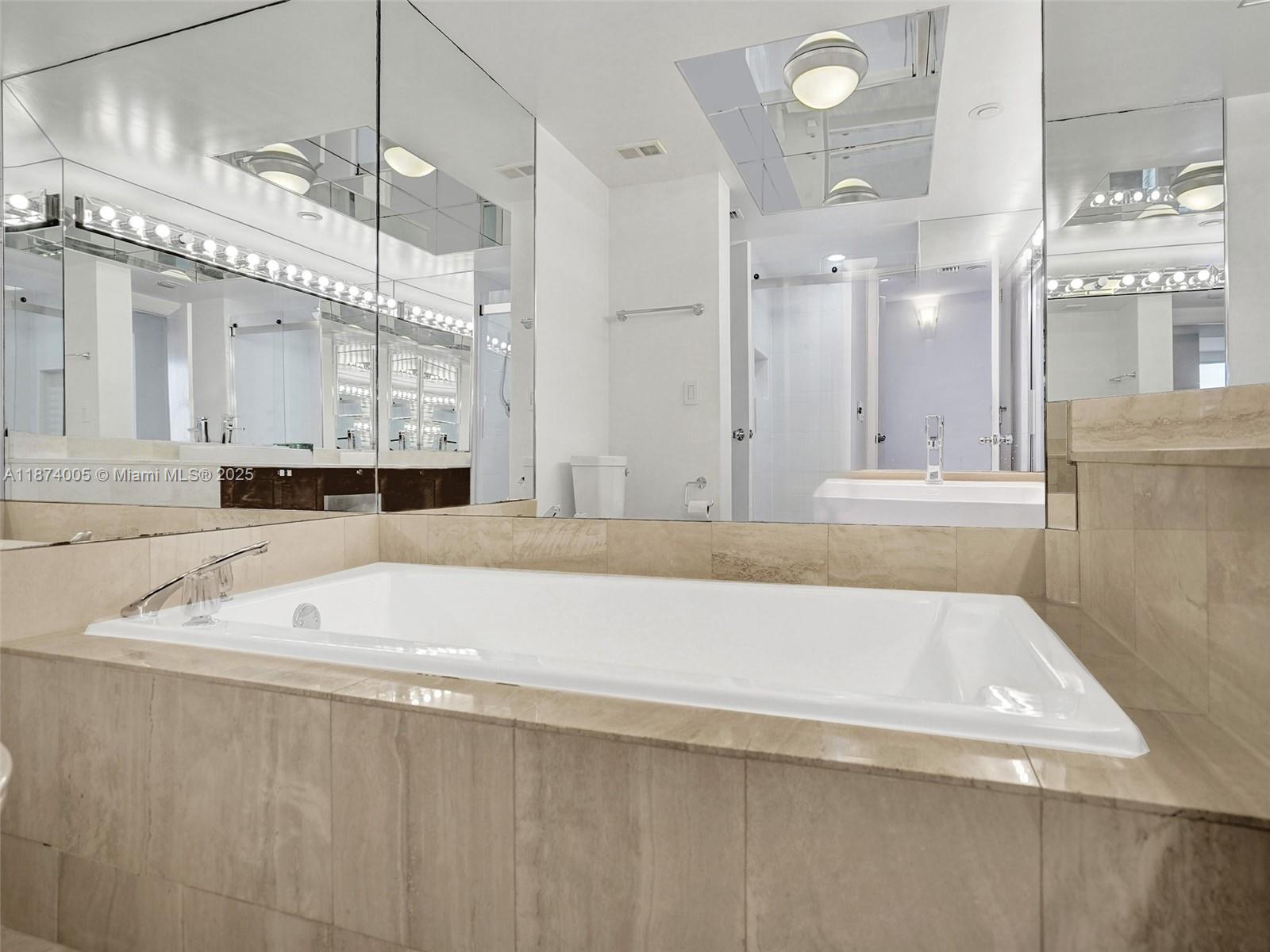 1000 W Island Blvd #1612, Aventura FL 33160