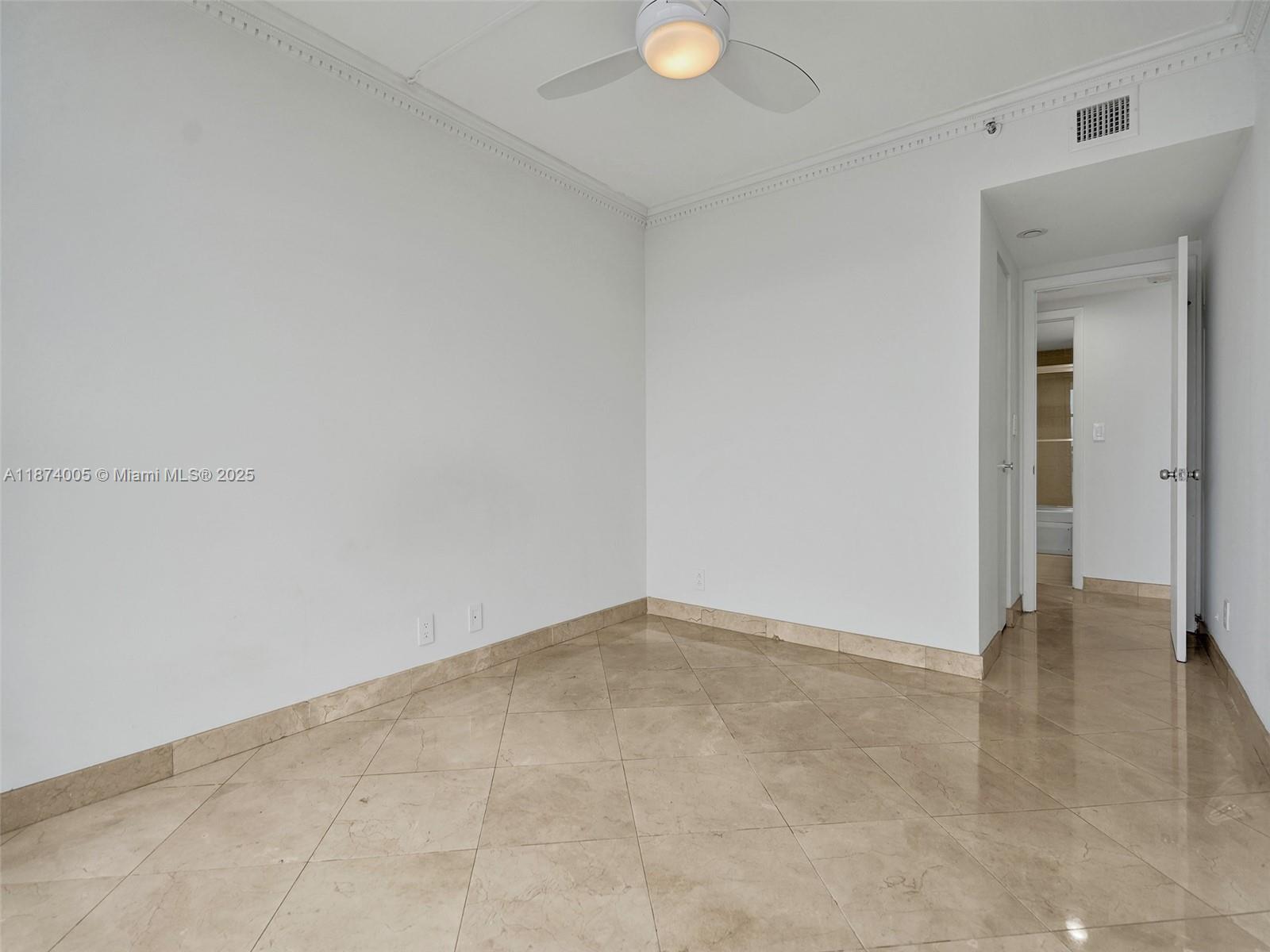 1000 W Island Blvd #1612, Aventura FL 33160