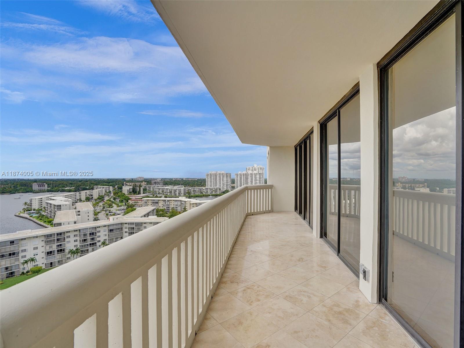 1000 W Island Blvd #1612, Aventura FL 33160
