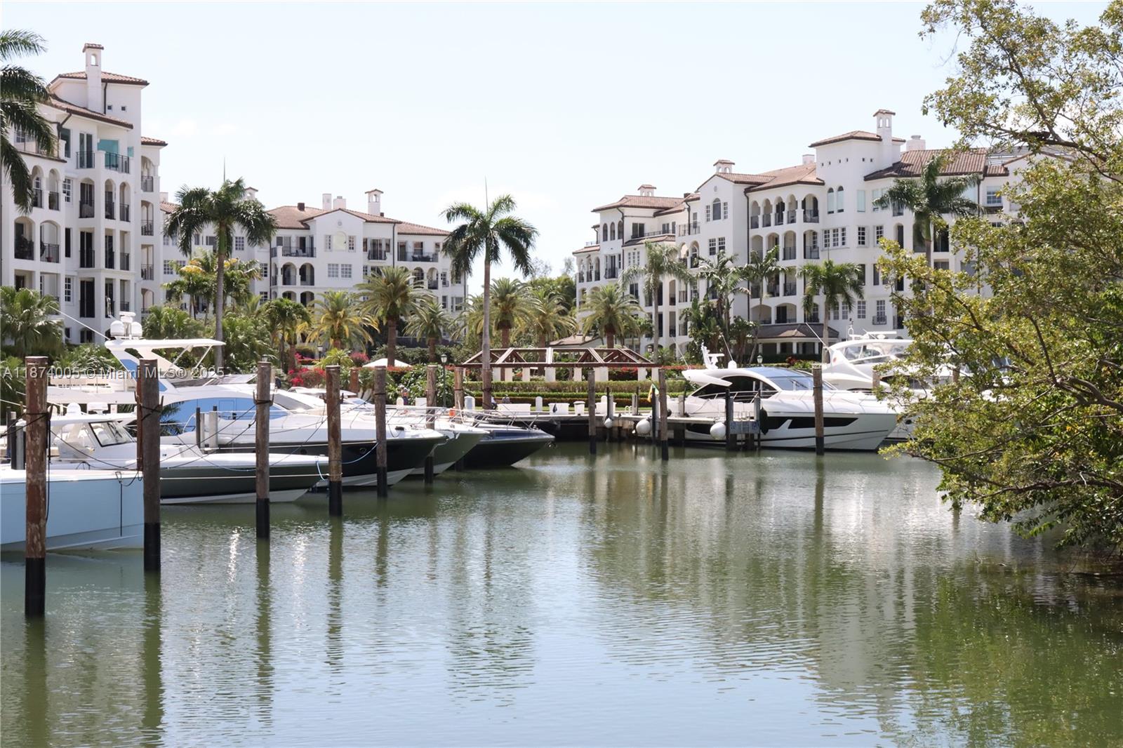 1000 W Island Blvd #1612, Aventura FL 33160