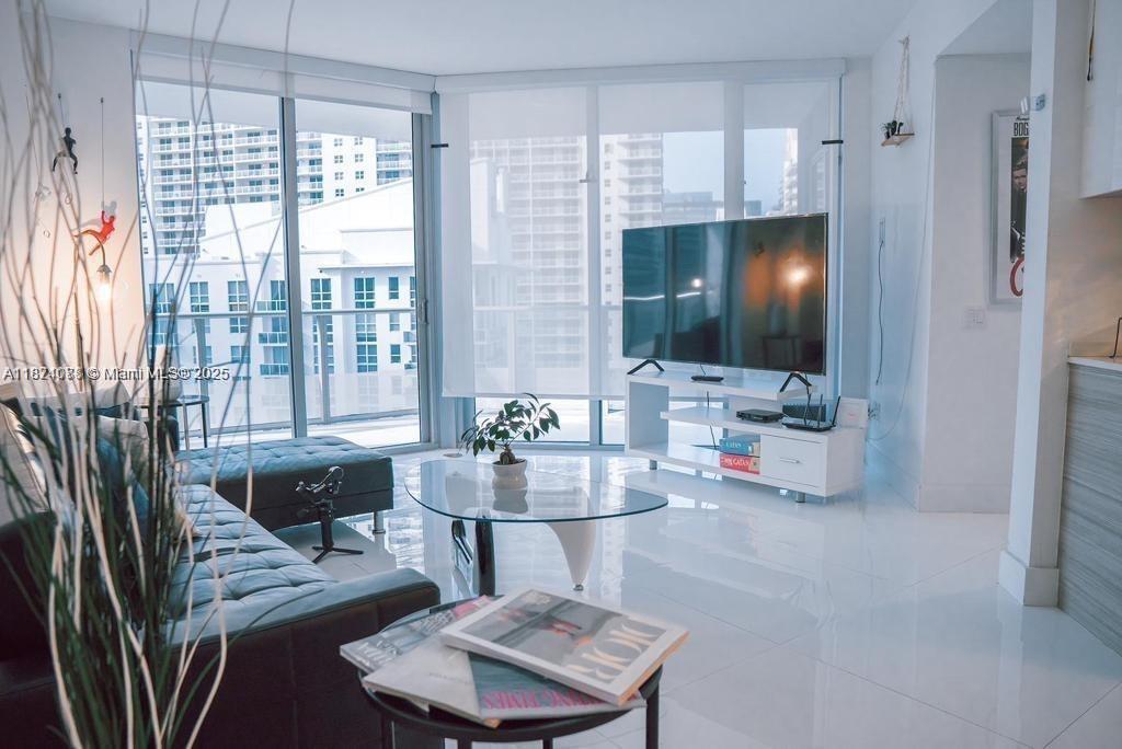 1300 Brickell Bay Dr #2310, Miami FL 33131