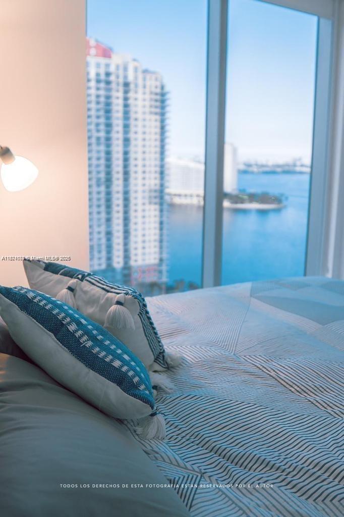 1300 Brickell Bay Dr #2310, Miami FL 33131