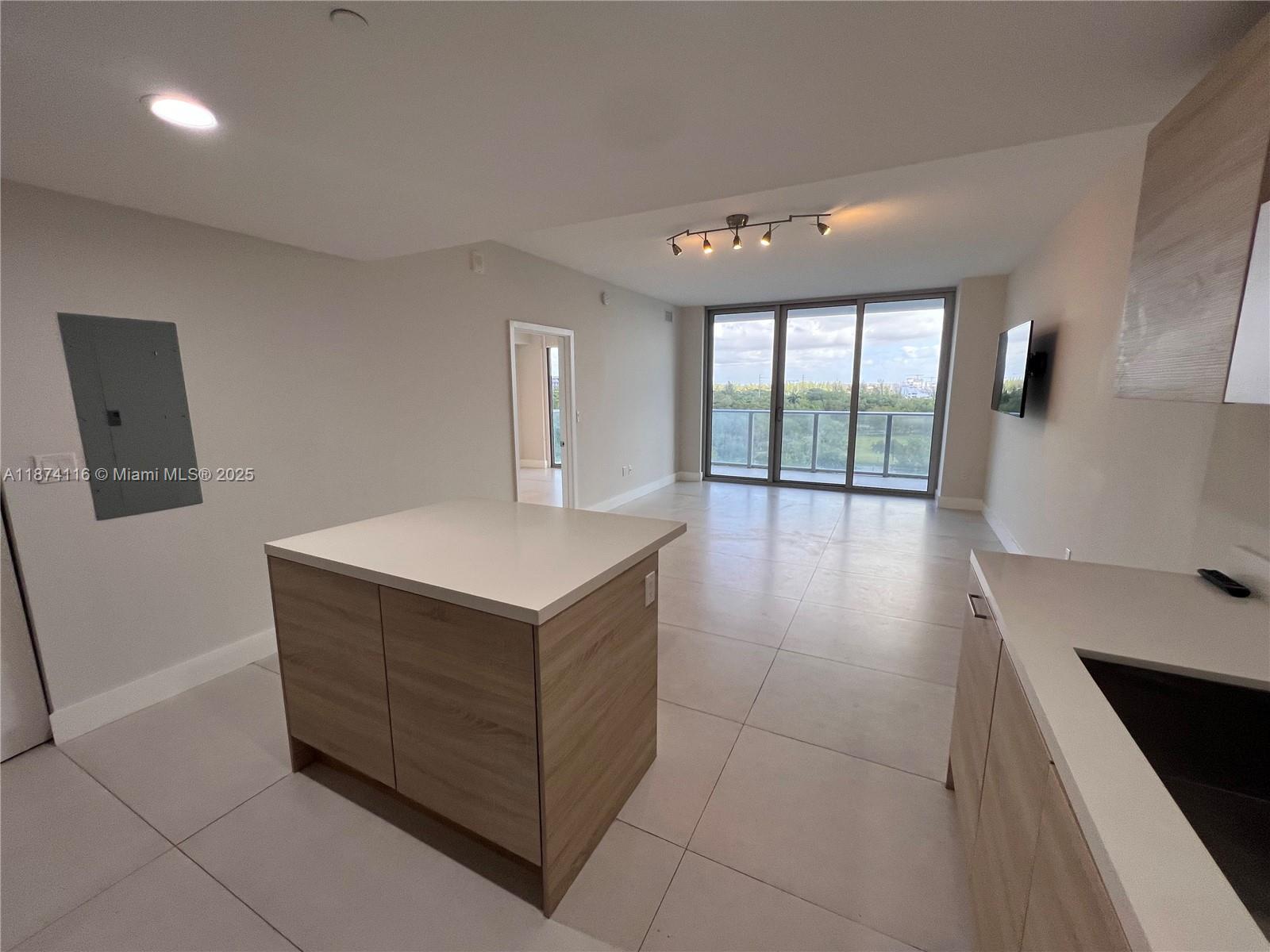 16385 Biscayne Blvd #606, North Miami Beach FL 33160