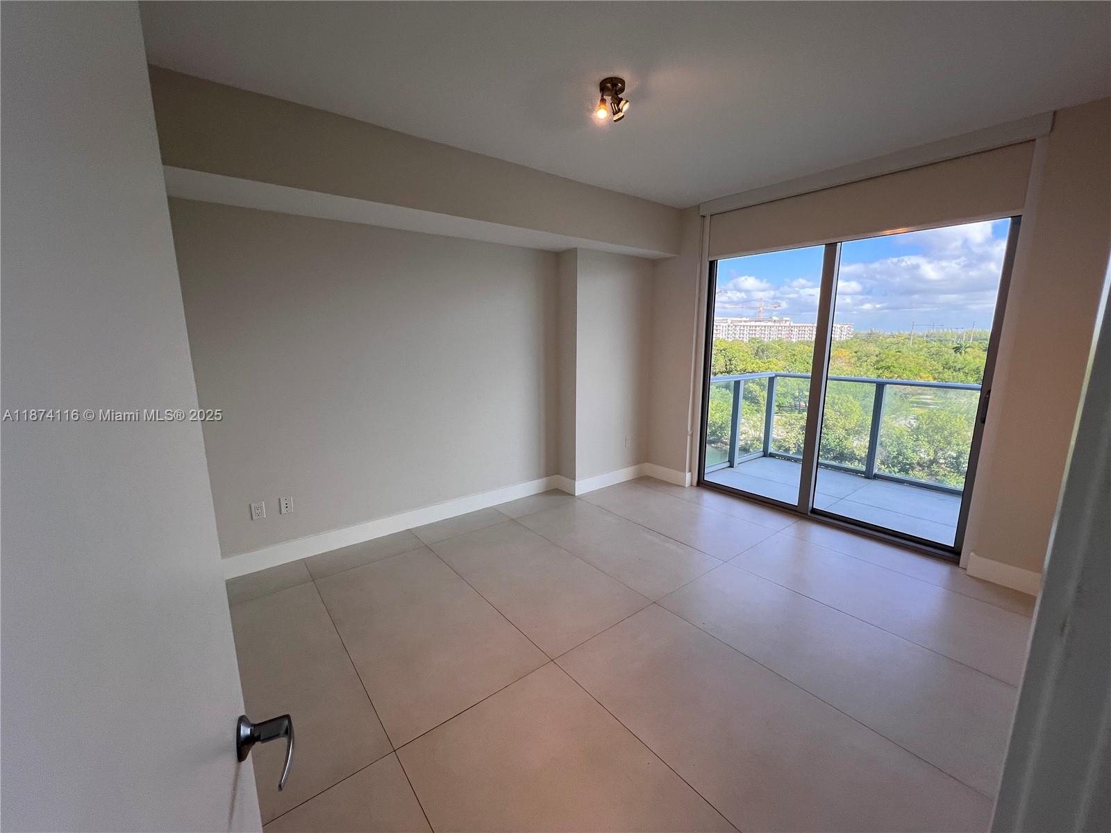 16385 Biscayne Blvd #606, North Miami Beach FL 33160