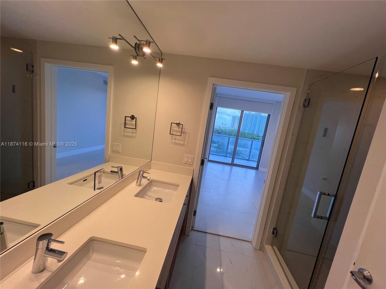 16385 Biscayne Blvd #606, North Miami Beach FL 33160