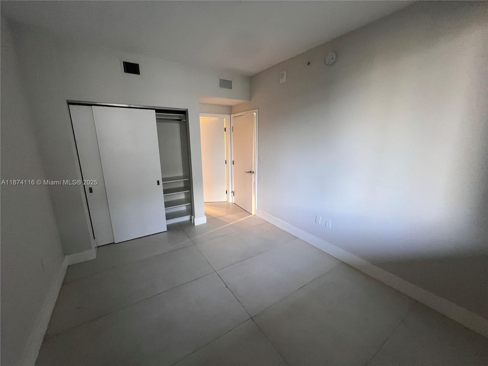 16385 Biscayne Blvd #606, North Miami Beach FL 33160