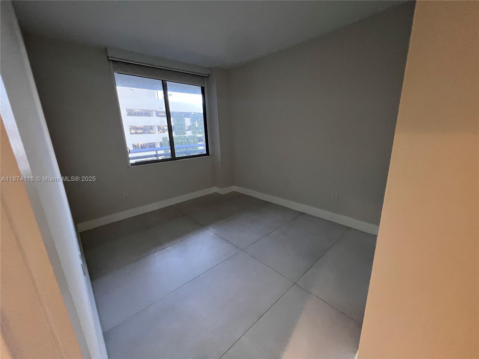 16385 Biscayne Blvd #606, North Miami Beach FL 33160