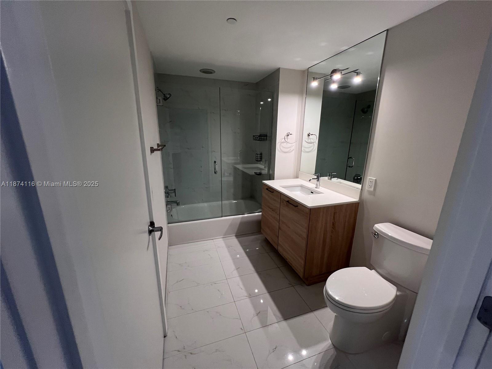 16385 Biscayne Blvd #606, North Miami Beach FL 33160