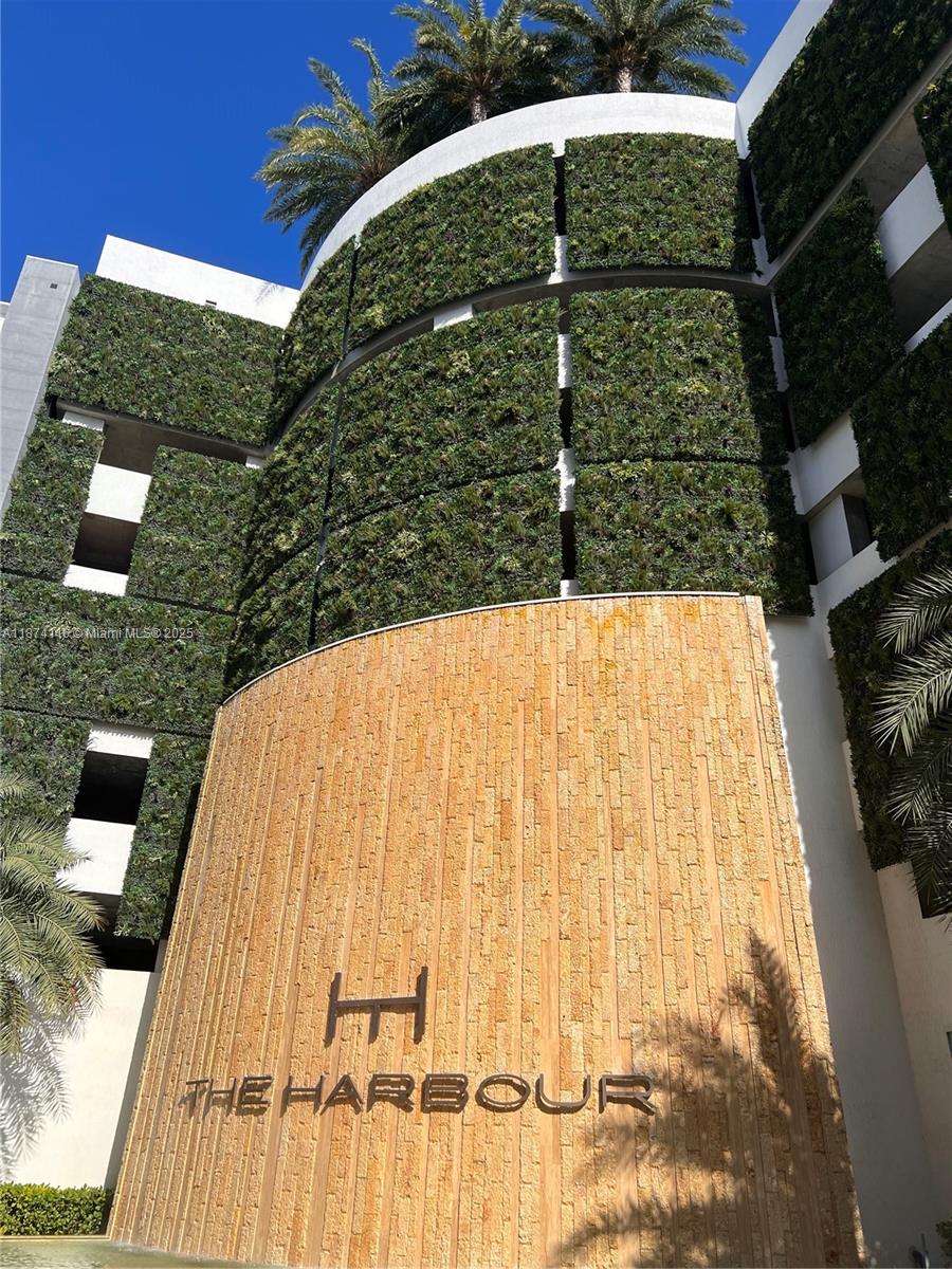 16385 Biscayne Blvd #606, North Miami Beach FL 33160