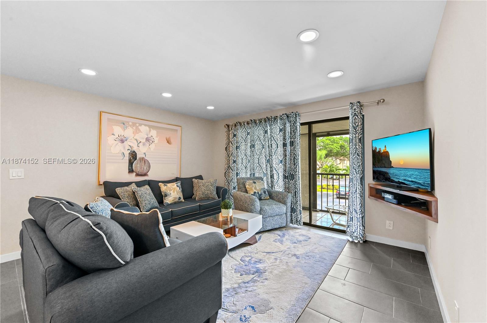 812 Sky Pine Way #C2, Green Acres FL 33415