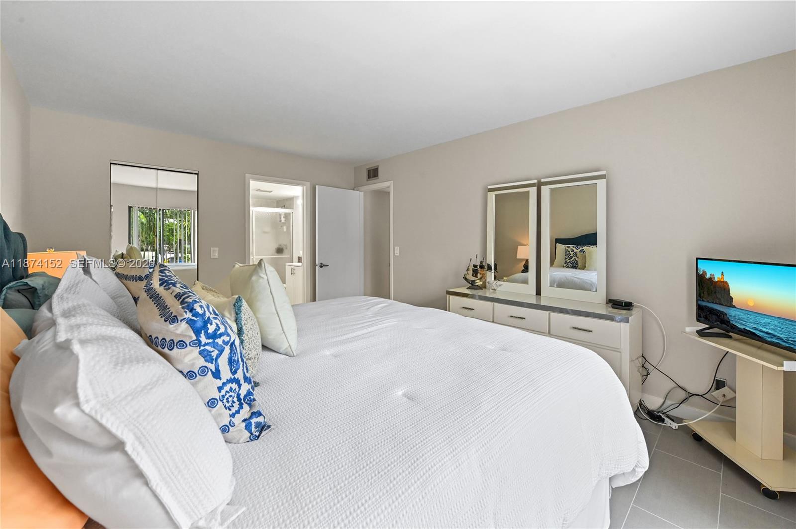 812 Sky Pine Way #C2, Green Acres FL 33415