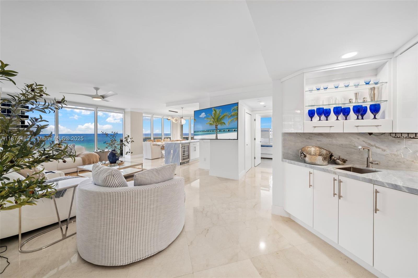 4775 Collins Ave #1801, Miami Beach FL 33140
